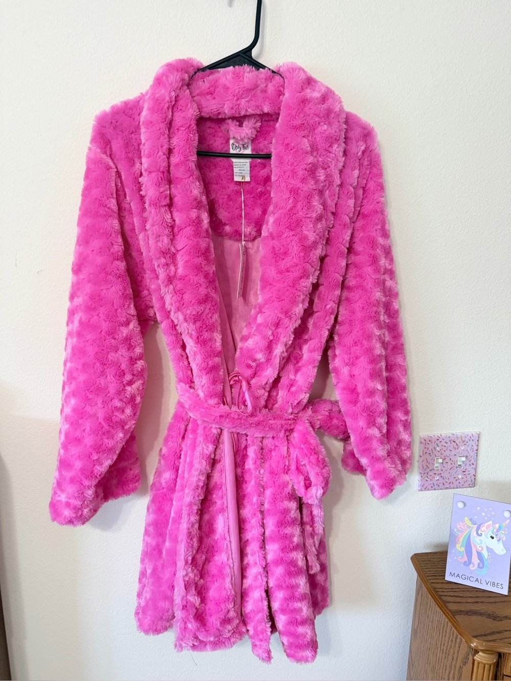 Body Touch robe size M NWT!